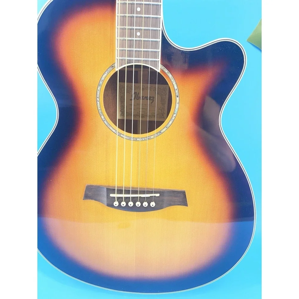 Beautiful Ibanez AEG10II-VS-R3-01 Acoustic Electric Guitar + Case